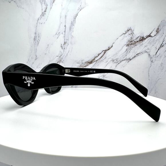 New PRADA Sunglasses Black Butterfly Cat Eye Logo Symbole Logo New